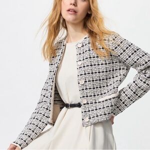 Uniqlo Knitted Short Jacket in Off White Multi Size S